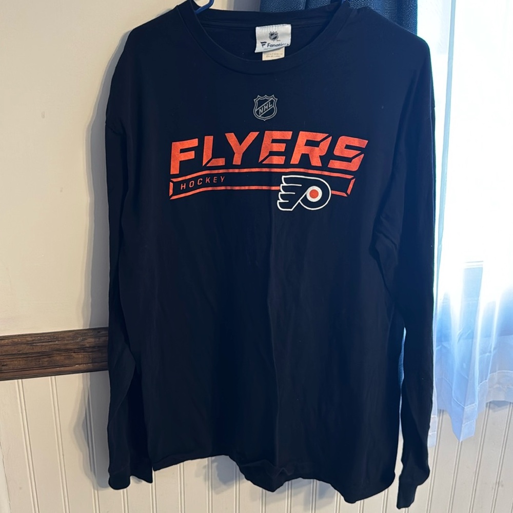 Men’s Flyers shirt